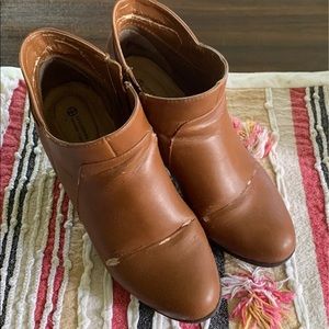Giani Bernini womens leather boots.  Size 9.  Read description!